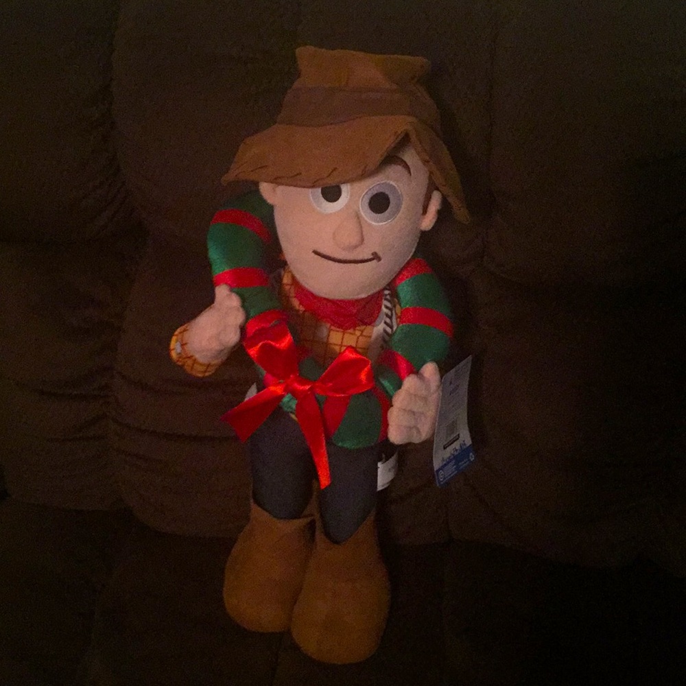 Woody Holiday Greeter